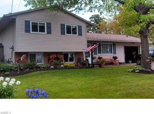 1221 Sanford St, Vermilion, OH