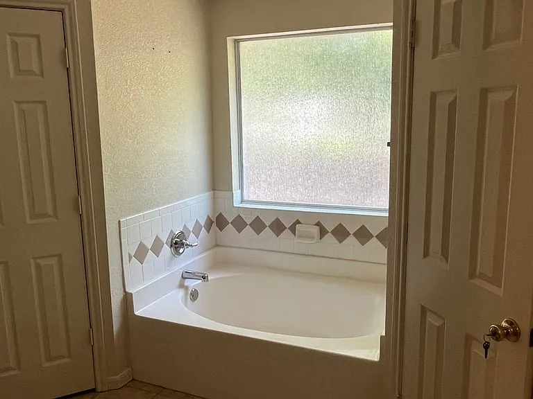220 Nolan Ridge Dr — Photo 9