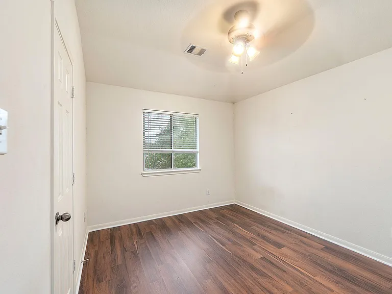10003 Lynette Falls Dr — Photo 36