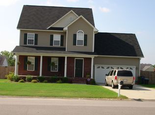 214 Eastfield Dr, Raeford, NC 28376