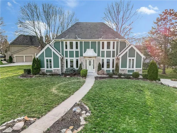 11900 Meadow Ln, Leawood, KS 66209