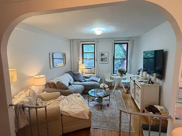 241 E 77th St APT 2r, New York, NY 10075