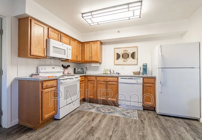 645 S Virginia St #3 — Photo 3