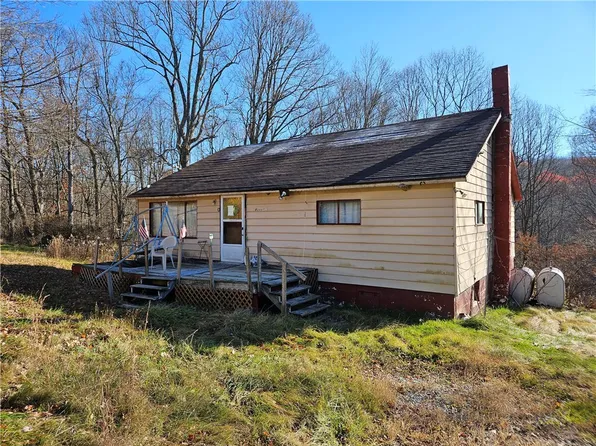 1525 Climax Rd #E/w, New Florence, PA 15944