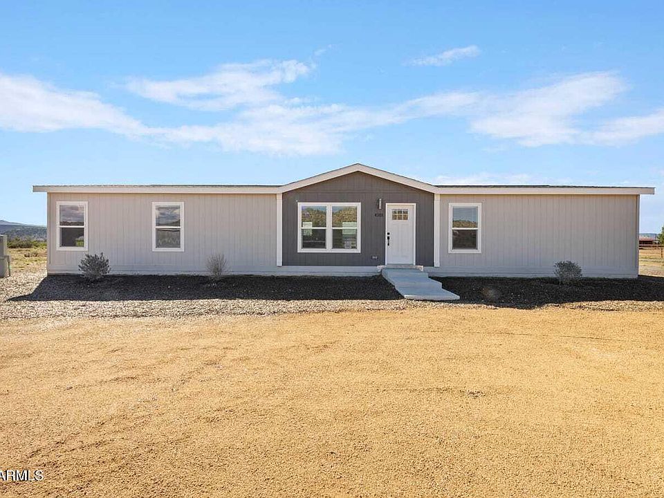 1st image of 4101 E Dahlia Avenue