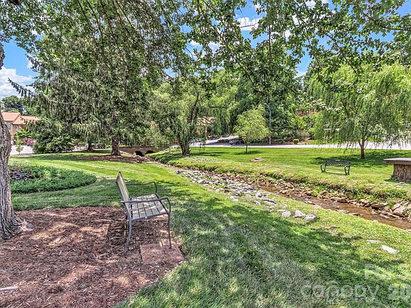 3rd image of 117 Pebble Creek Dr