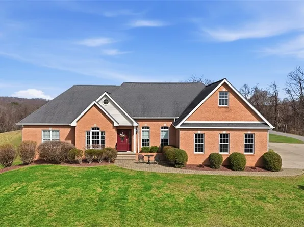 148 Stonegate Dr, Leechburg, PA 15656