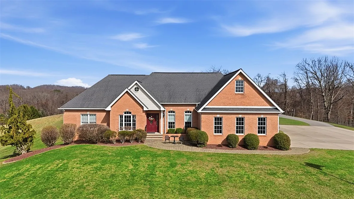 148 Stonegate Dr photo 1