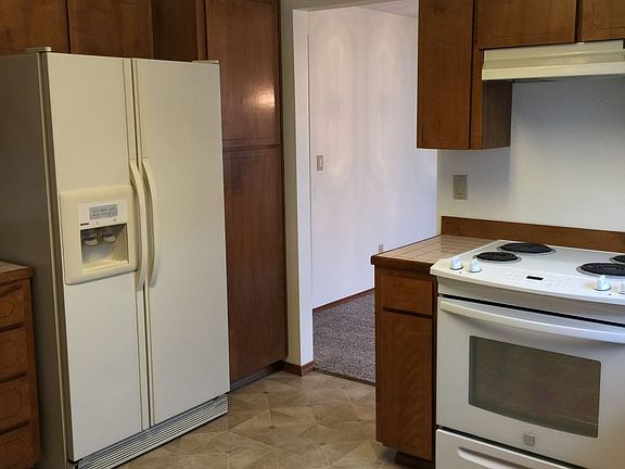 2nd image of 13134 SW Laurmont Dr