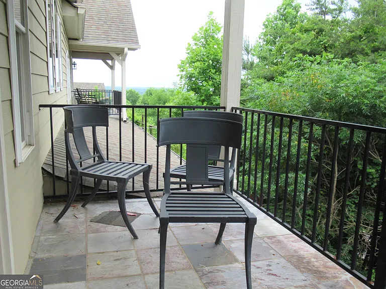168 Village Dr — Photo 9