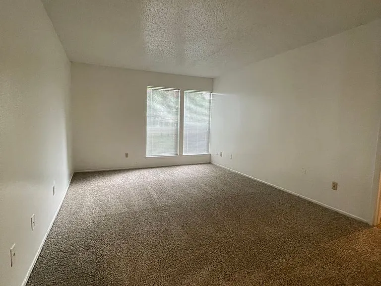 Ashley Crest — Photo 37