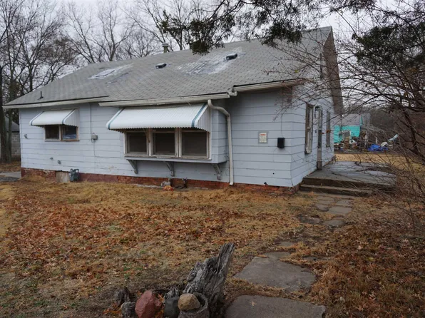 1737 SE Indiana Ave, Topeka, KS 66607