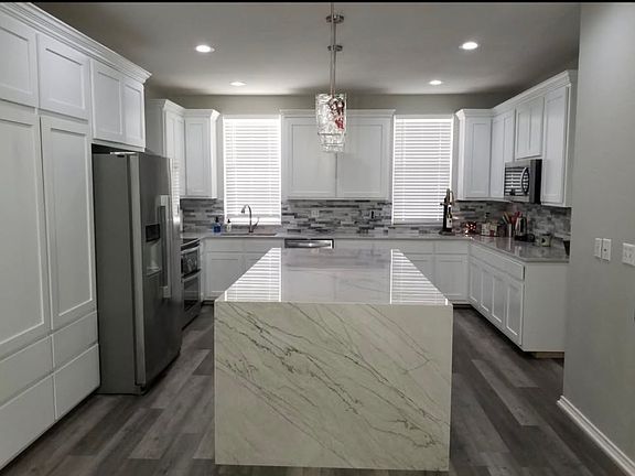 2nd image of 408 Madrid St
