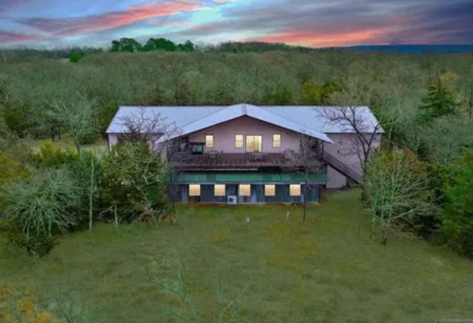 Spacious 3BR Condo in Cookson — Photo 1