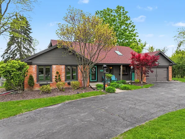 3300 Overland Pass, Northbrook, IL 60062