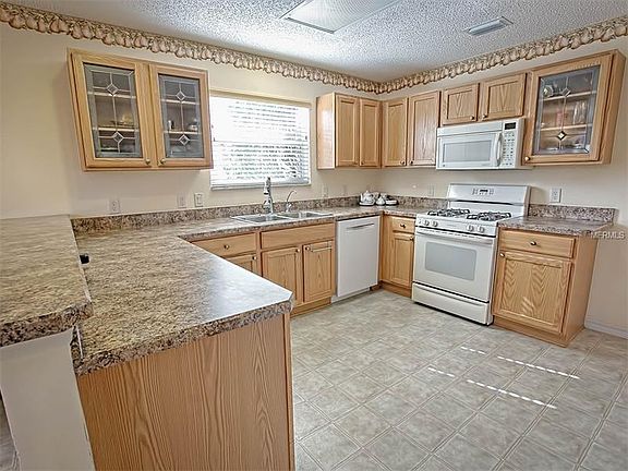 4th image of 17940 SE 87th Bourne Ave