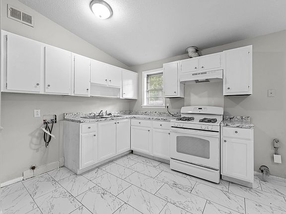 2nd image of 3016 Croley Dr