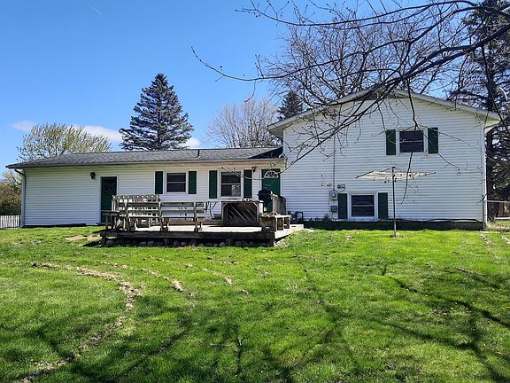 3rd image of 820 Friar Tuck Dr