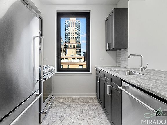 4th image of 21 W End Ave APT 1512