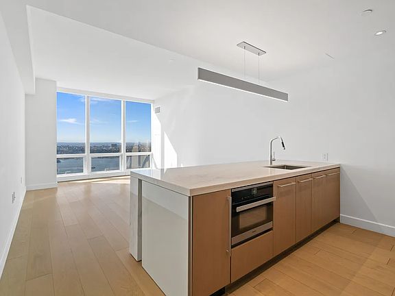 4th image of 15 Hudson Yards Unit 33F