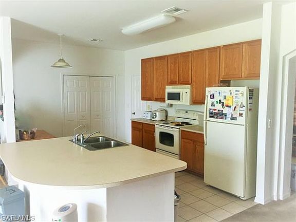 5th image of 2200 NE 3rd Ave