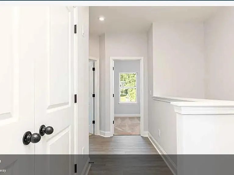 813 Cameron Trl — Photo 13