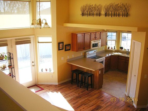 Kitchen/Dining : Kitchen/Dining