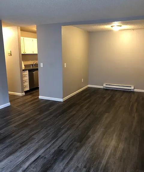 Emerald Place Apartments — Photo 7