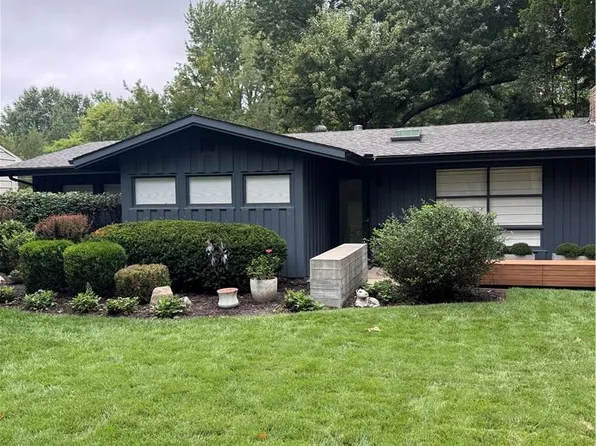 7704 Tomahawk Rd, Prairie Village, KS 66208