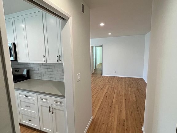5th image of 601 California Ave #102