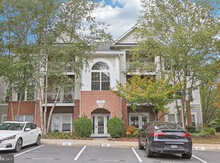 1516 N Point Dr APT 301, Reston, VA 20194