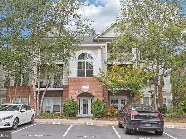 1516 N Point Dr APT 301, Reston, VA 20194