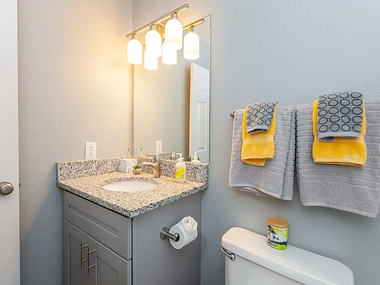 The Reserve At Barry Apartments — Photo 12
