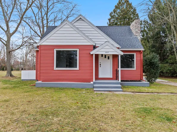 812 N Irving St, Greenville, MI 48838