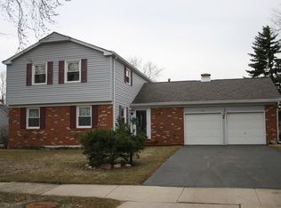 494 Forestway Dr, Buffalo Grove, IL 60089