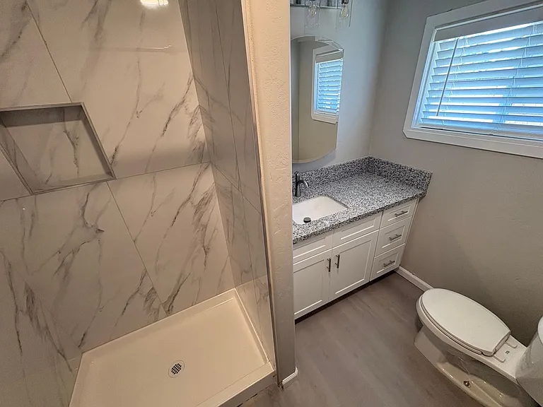 1029 N Highland St — Photo 8