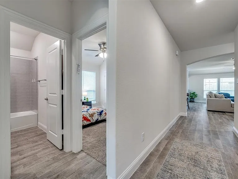 2937 Log Cabin Dr — Photo 8