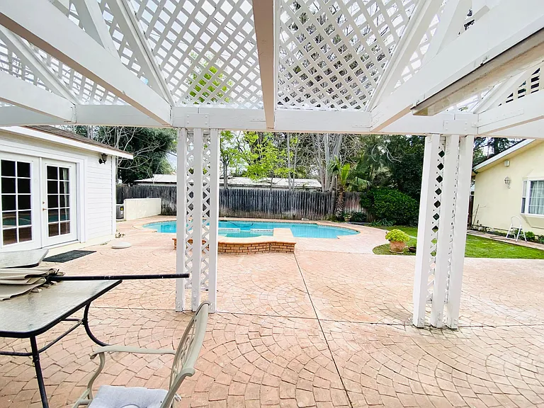 5960 Topeka Dr — Photo 25