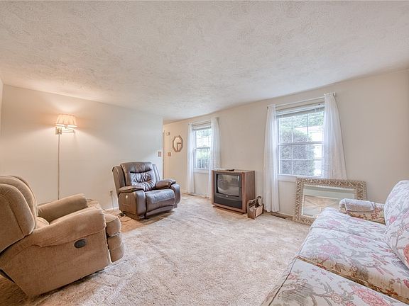 5th image of 464 Tivoli Rd