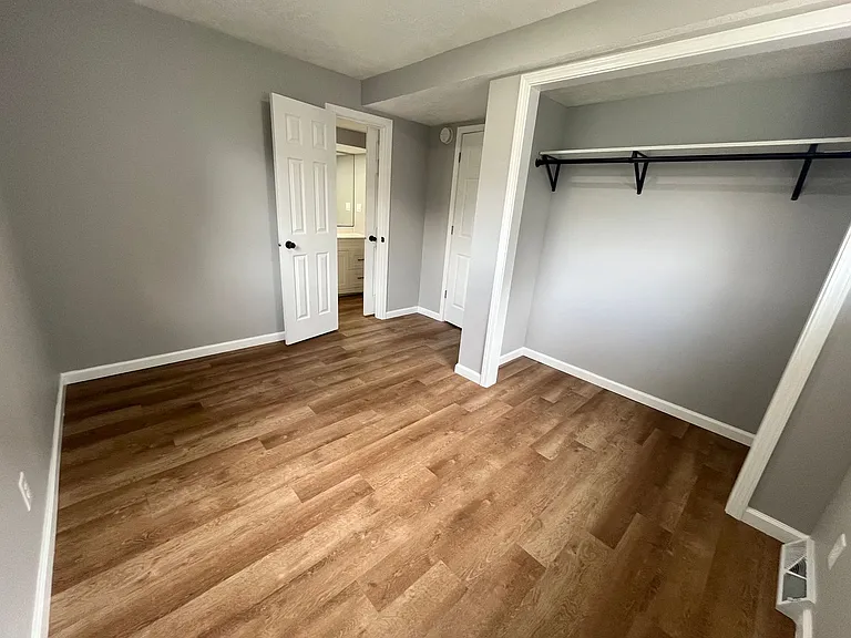4300 S Hickory Hill Rd — Photo 29