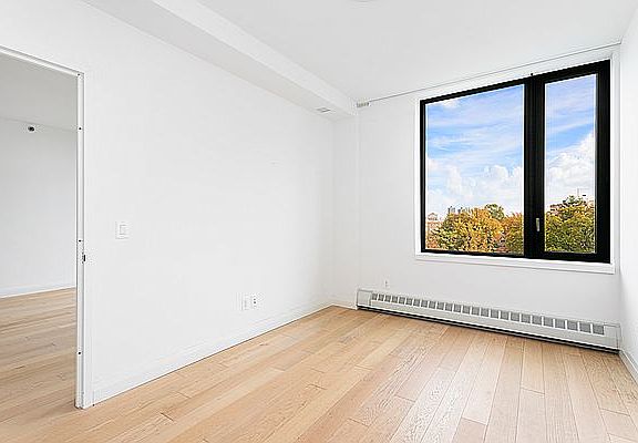 5th image of 3128 Henry Hudson Pkwy E #502