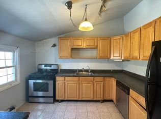 352 Amherst Rd, Linden, NJ 07036