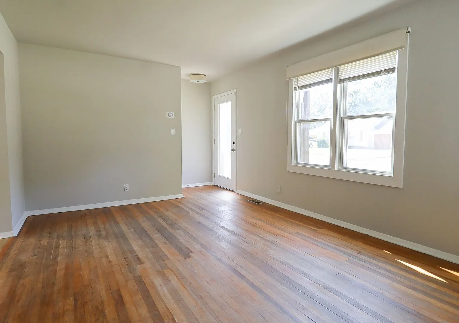 2 Bed | 1 Bath | Brookside — Photo 4