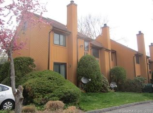 19 Woodway Rd APT 3, Stamford, CT 06907