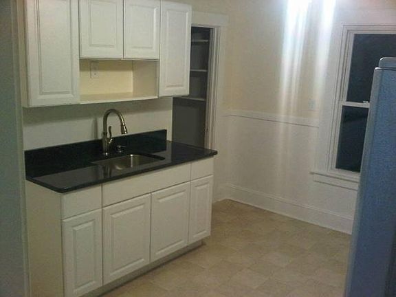 kitchen into w/d area