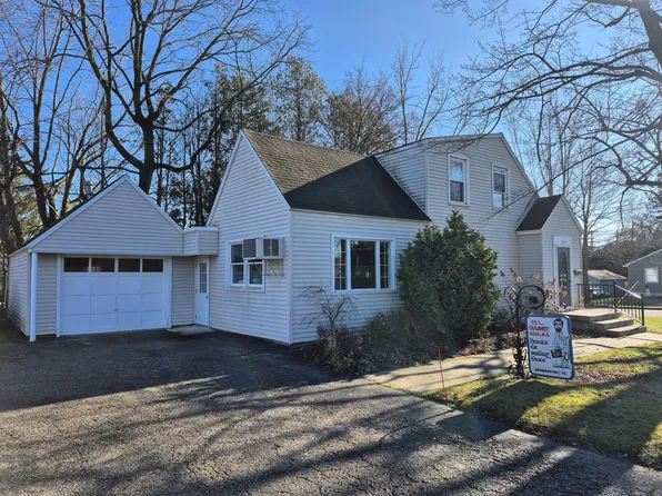 224 S Weaver Ave, Fremont, MI 49412