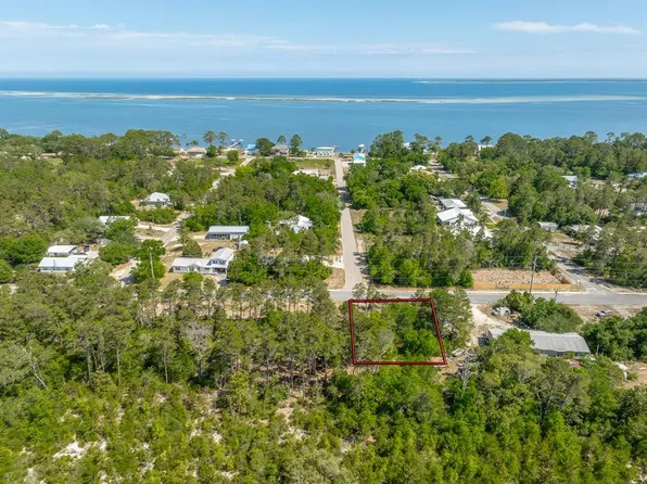 2283 Oak St, Lanark Village, FL 32323