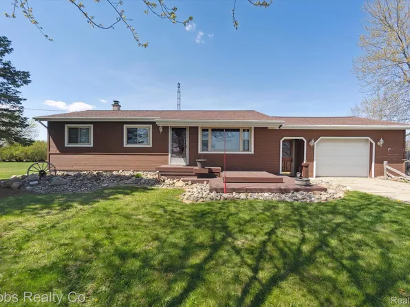 4115 N New Lothrop Rd, Corunna, MI 48817