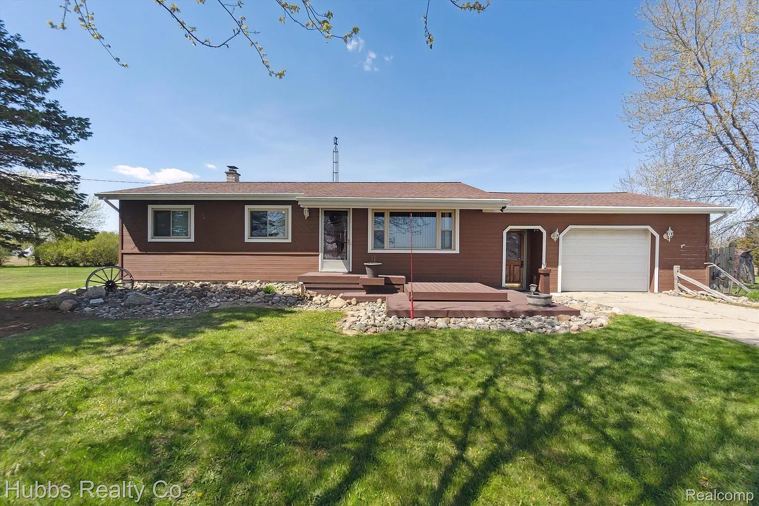 4115 N New Lothrop Rd photo 1