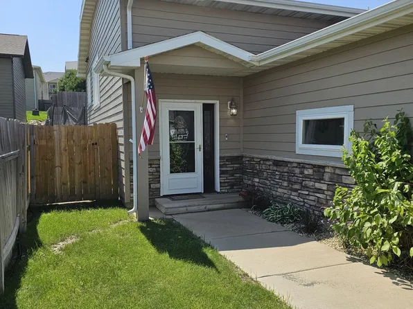 1213 24th St W, Dickinson, ND 58601